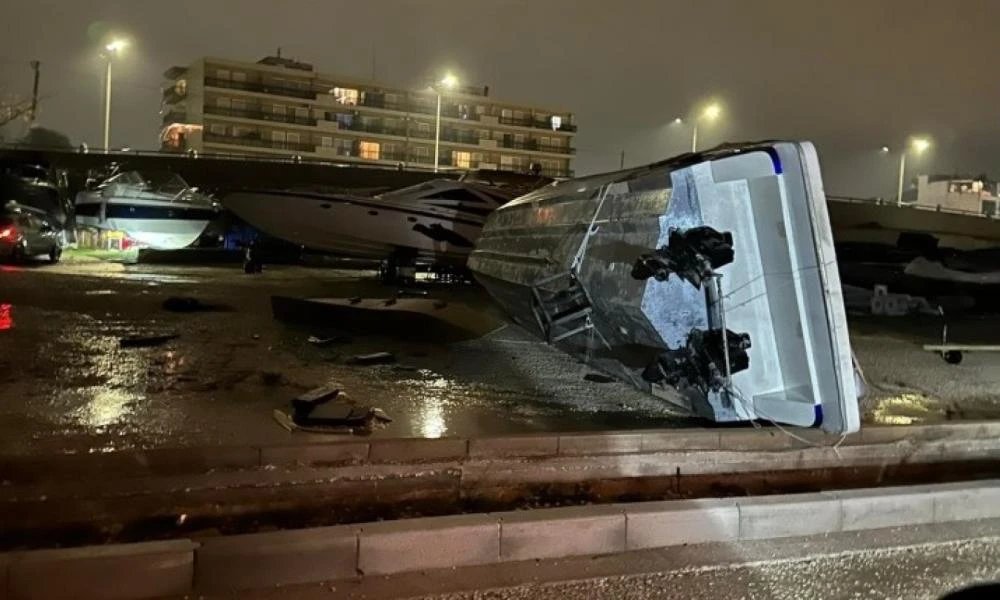 Σοκ στη Ρόδο: Ανεμοστρόβιλος χτύπησε την Καλλιθέα και προκάλεσε ζημιές στη Νέα Μαρίνα (εικόνες)